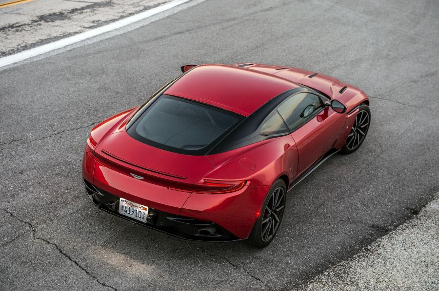  Aston Martin DB11 2016 года  (NA) (фото 6 из 17)